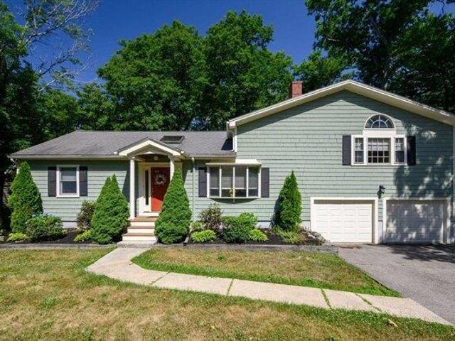 3 bedroom, Hingham MA 02043 104921253