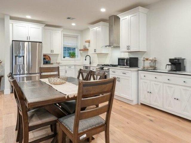 3 bedroom, Hudson MA 01749 104761724