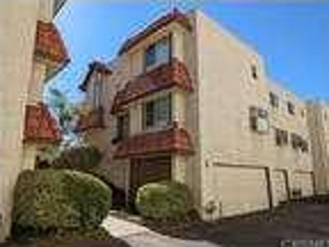 3 bedroom in Canyon Country California 91387