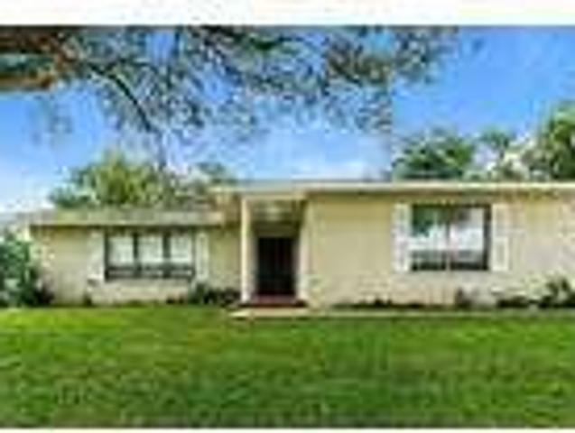 3 bedroom in Casselberry Florida 32707