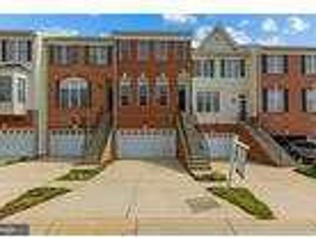 3 bedroom in Chantilly VA 20152