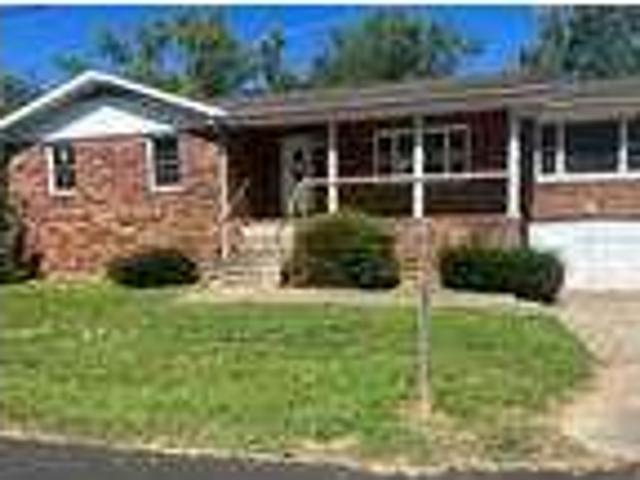 3 bedroom in Auxier Kentucky 41602