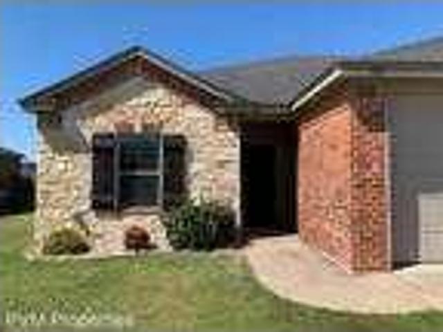 3 bedroom in Gatesville TX 76528