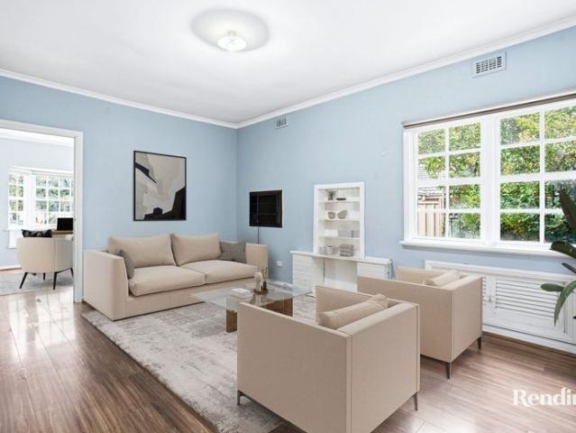 3 BEDROOM IN GREAT SUNSHINE LOCATION!