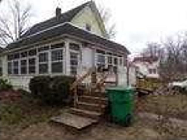 3 bedroom in Dowagiac MI 49047