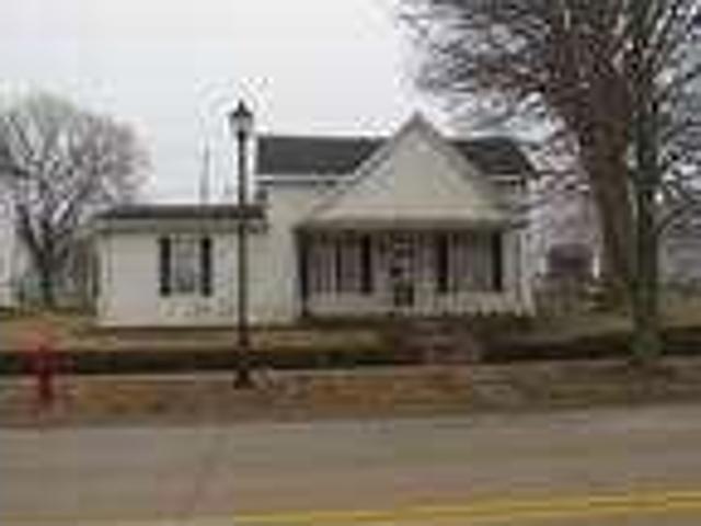 3 bedroom in Dyersville IA 52040