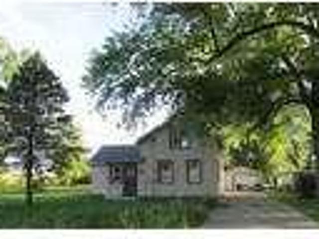 3 bedroom in Forreston Illinois 61030