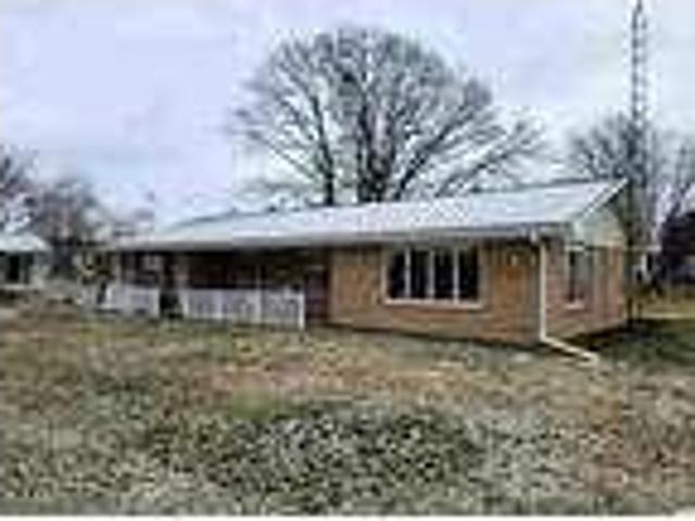3 bedroom in La Harpe IL 61450