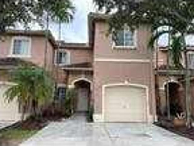 3 bedroom in Miami Florida 33194