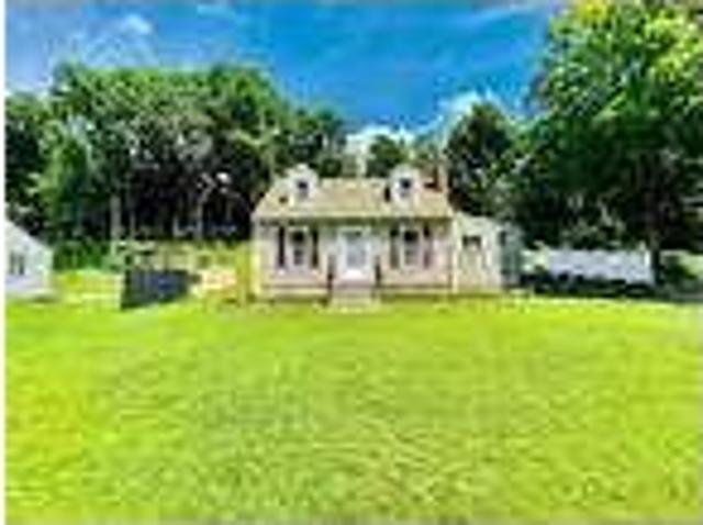 3 bedroom in Middlebury Connecticut 06762