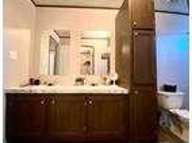 3 bedroom in Sealy TX 77474