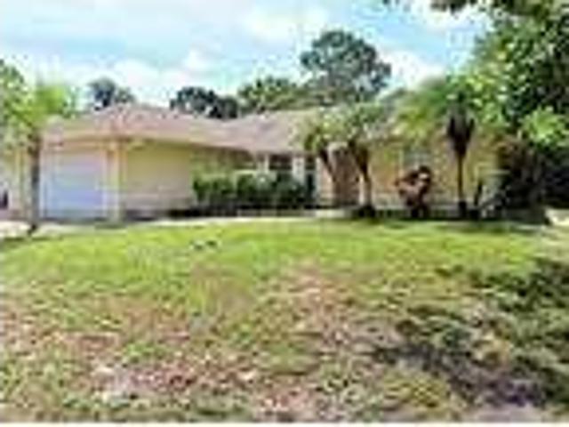 3 bedroom in Sebastian Florida 32958