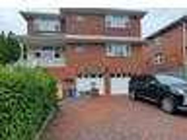 3 bedroom in Palisades Park New Jersey 07650