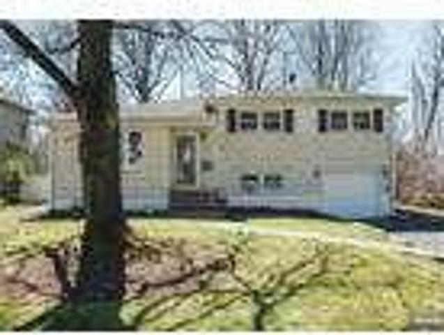 3 bedroom in Paramus New Jersey 07652