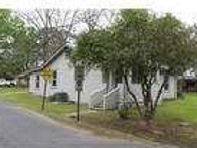 3 bedroom in Pineville LA 71360