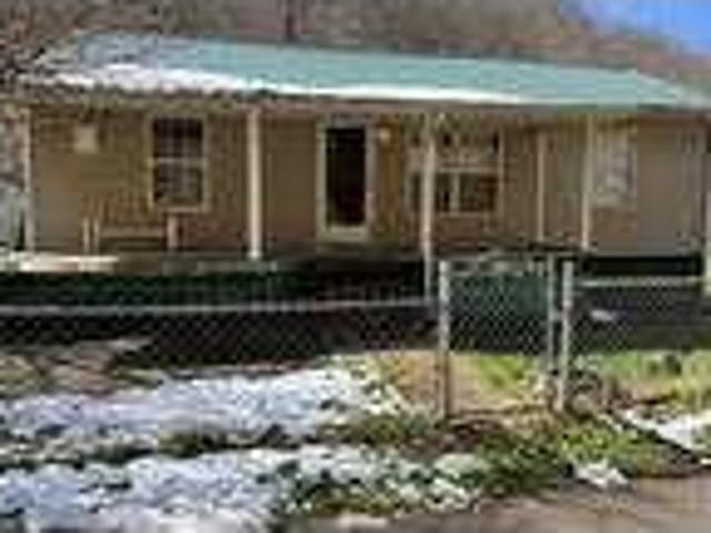 3 bedroom in Weeksbury Kentucky 41667