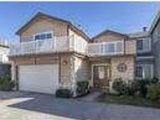 3 bedroom in Tarzana CA 91356