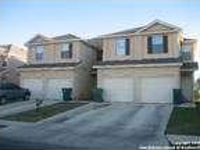 3 bedroom in Universal City Texas 78148