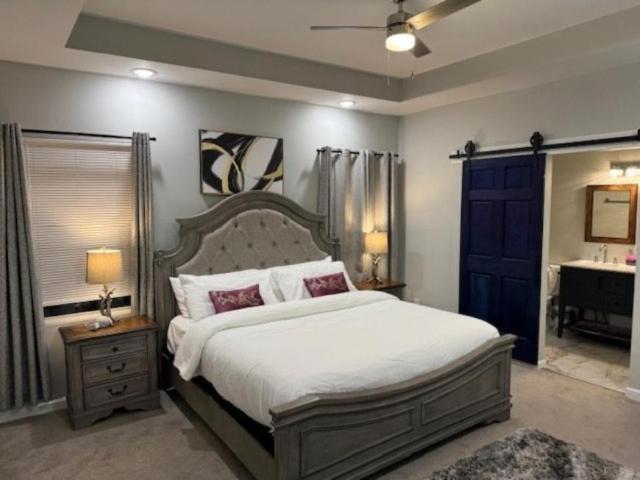 3 bedroom, Indianapolis IN 46203 106029420