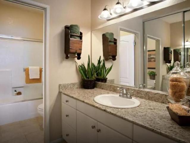 3 bedroom, Irvine CA 92603 LS105840447