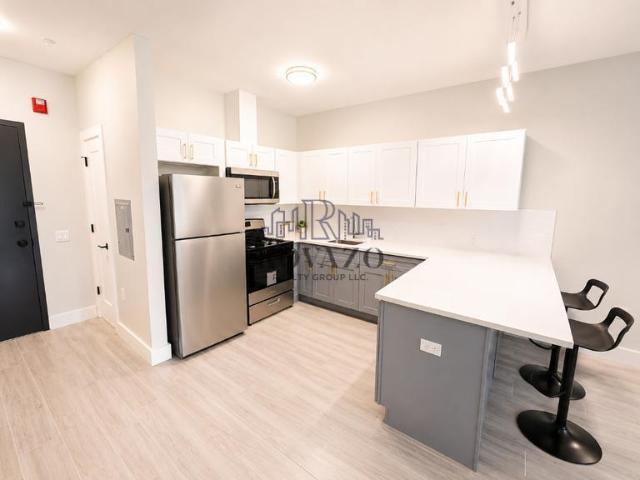 3 bedroom, Irvington NJ 07111 103060082