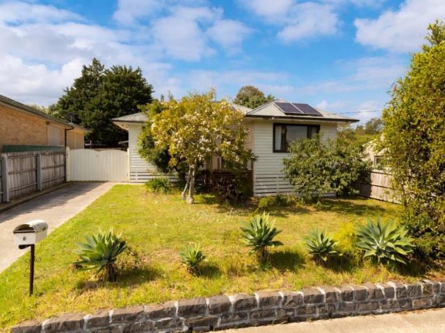 3 Bedroom House Oak Park VIC 102763474
