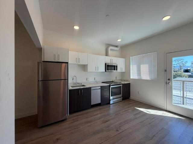 3 bedroom, Oakland CA 94612 104617559