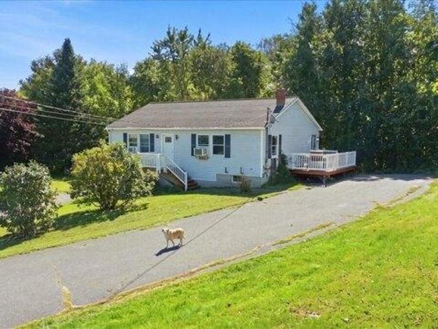 3 bedroom, Oakland ME 04963 105679157