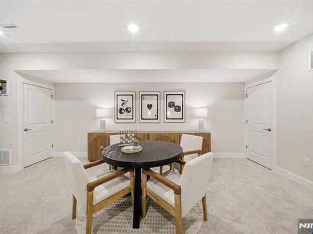 3 bedroom, Oakland NJ 07436 105769048