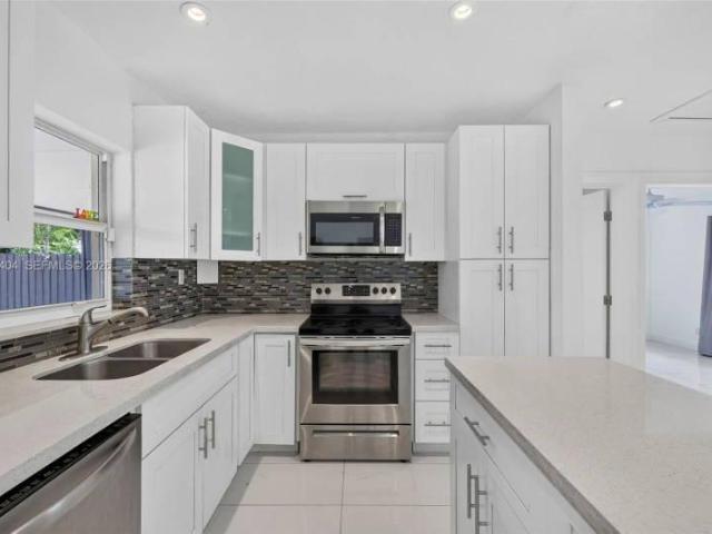 3 bedroom, Oakland Park FL 33334 106192057