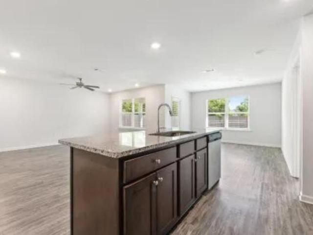 3 bedroom, Ocean Springs MS 39564 LS103817708