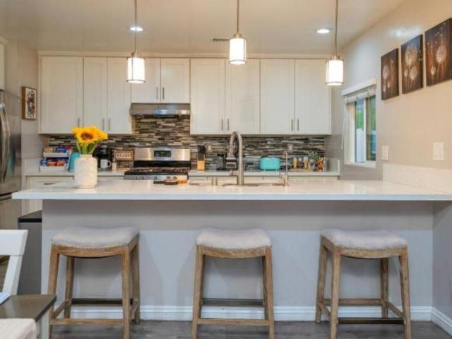 3 bedroom, Orange CA 92869 104577669
