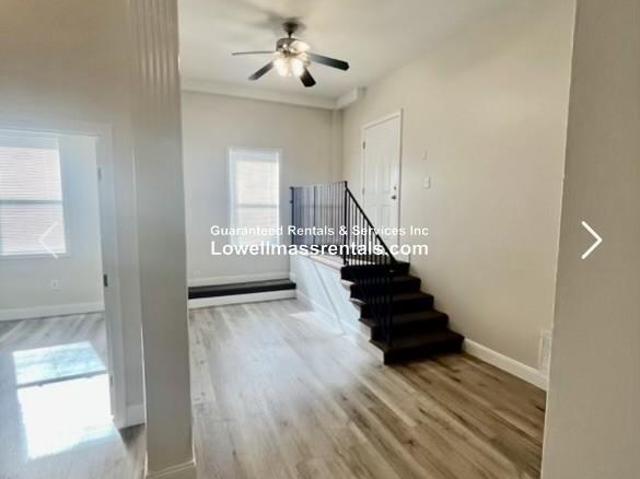 3 bedroom, Lowell MA 01854 102369350
