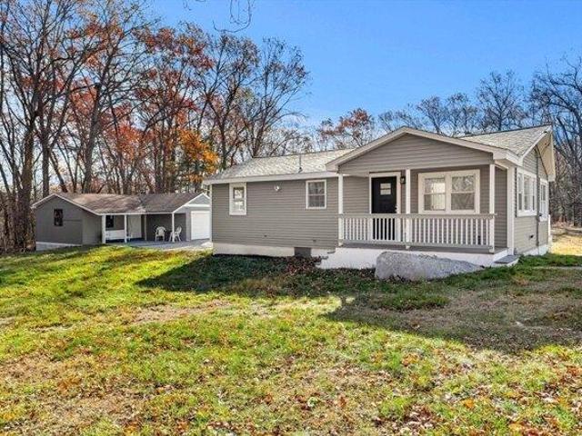 3 bedroom, Lowell MA 01854 105495855