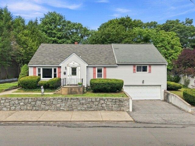 3 bedroom, Lowell MA 01854 105418034