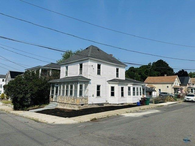 3 bedroom, Lowell MA 01850 105418201