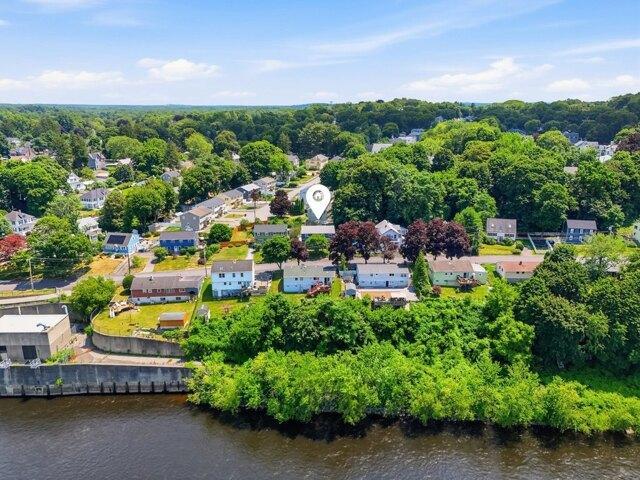 3 bedroom, Lowell MA 01852 105634028