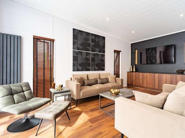 3 Bedroom Lodge Character Property