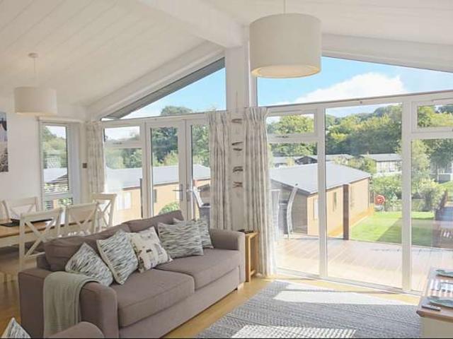 3 Bedroom Lodge Character Property