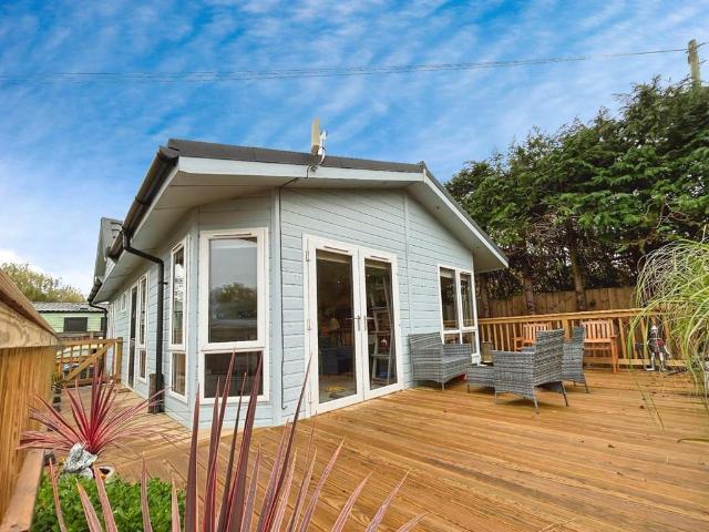 3 bedroom lodge for sale
