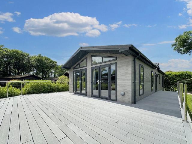 3 bedroom lodge for sale