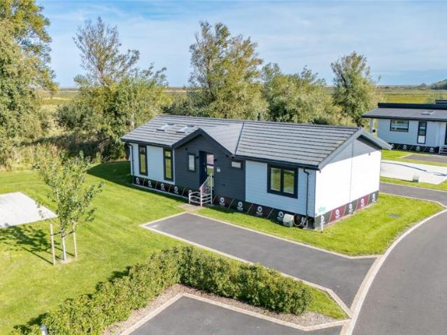 3 bedroom lodge for sale