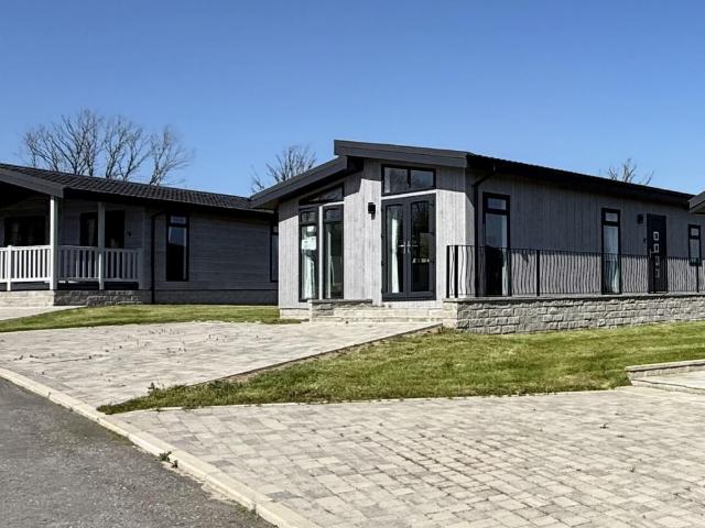 3 bedroom lodge for sale