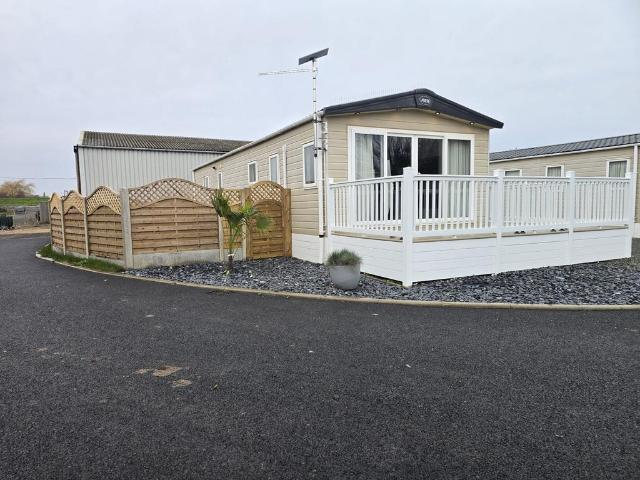 3 bedroom lodge for sale