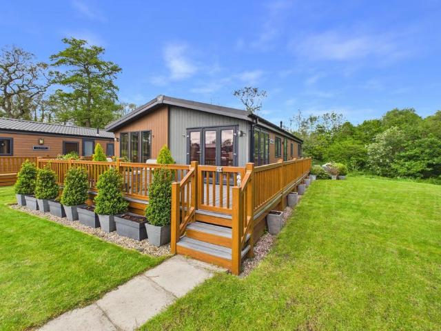 3 bedroom lodge for sale