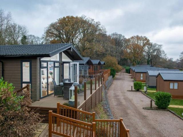 3 bedroom lodge for sale