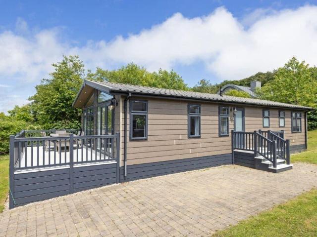 3 bedroom lodge for sale