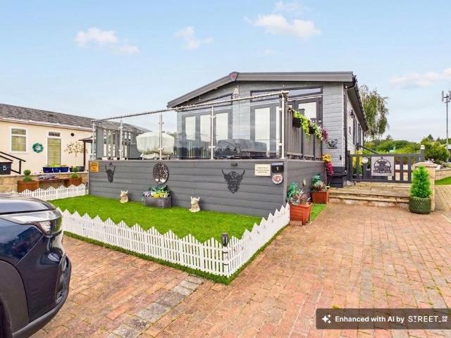 2 bedroom lodge for sale