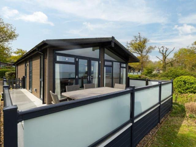 3 bedroom lodge for sale
