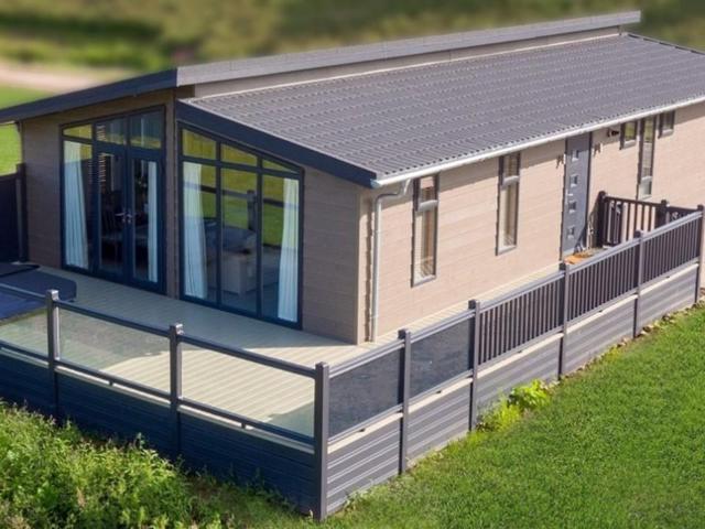 3 bedroom lodge for sale